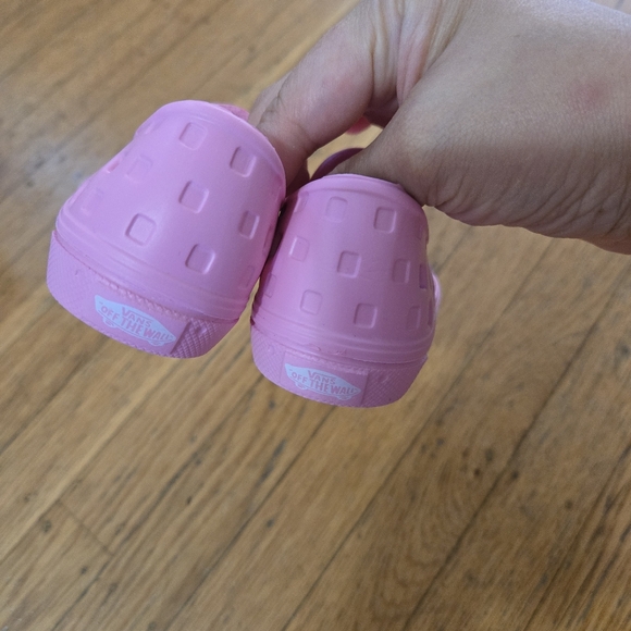 🆕️💦Vans Slip-on Shoes - Picture 3 of 7